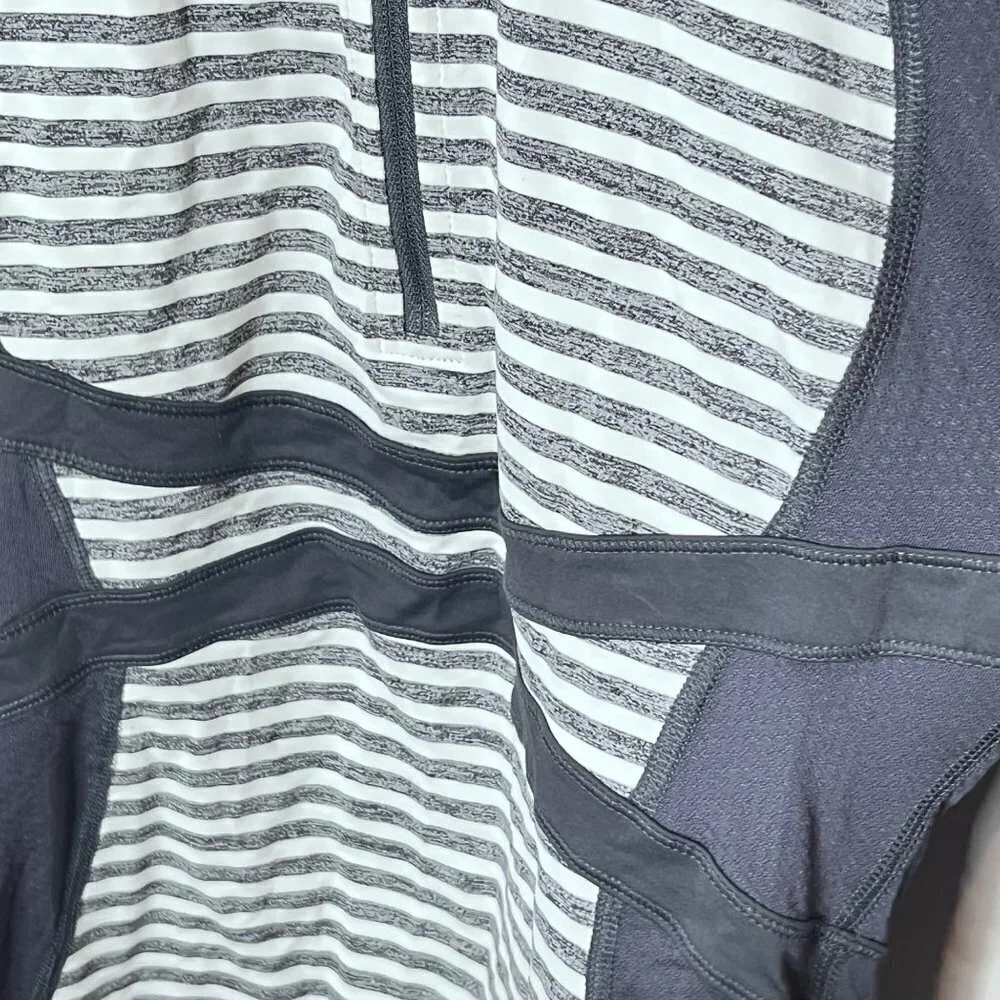 Lululemon Extra Mile 1/2‎ Zip Pullover Size- XS